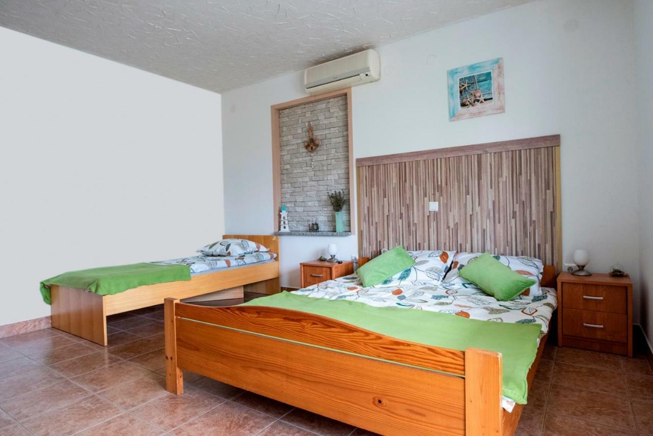 Lavanda Apartments&Studios Pinezici  Bagian luar foto