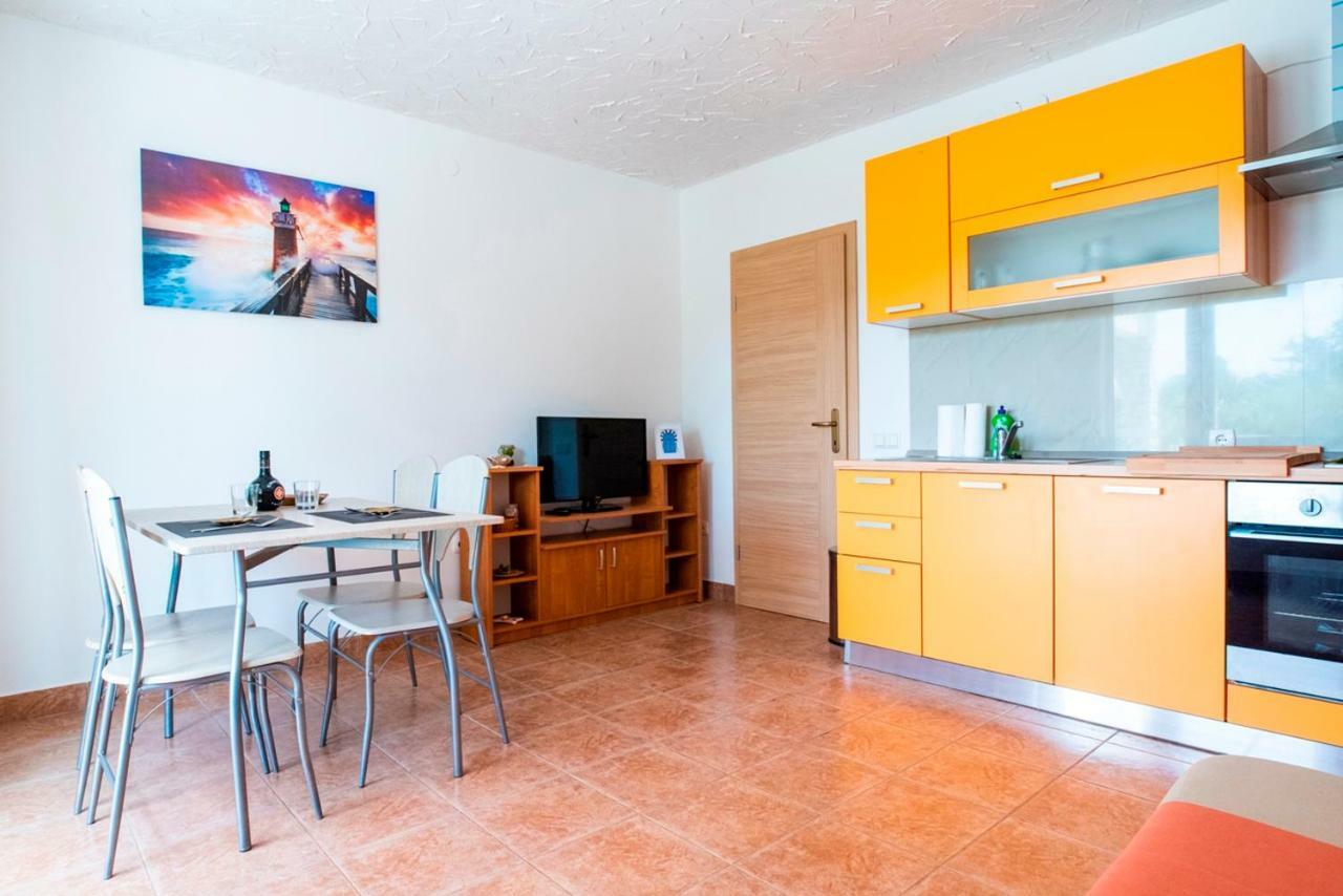 Lavanda Apartments&Studios Pinezici  Bagian luar foto